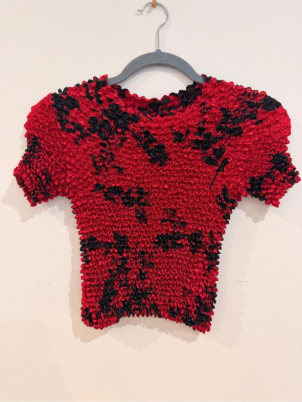 Vintage Impressions Smocked Scrunch Red & Black Shirt